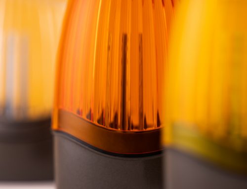 LED-Blinkleuchte PEGASUS von Stagnoli für automatische Tore: die ideale Leuchte für den zivilen und industriellen Einsatz