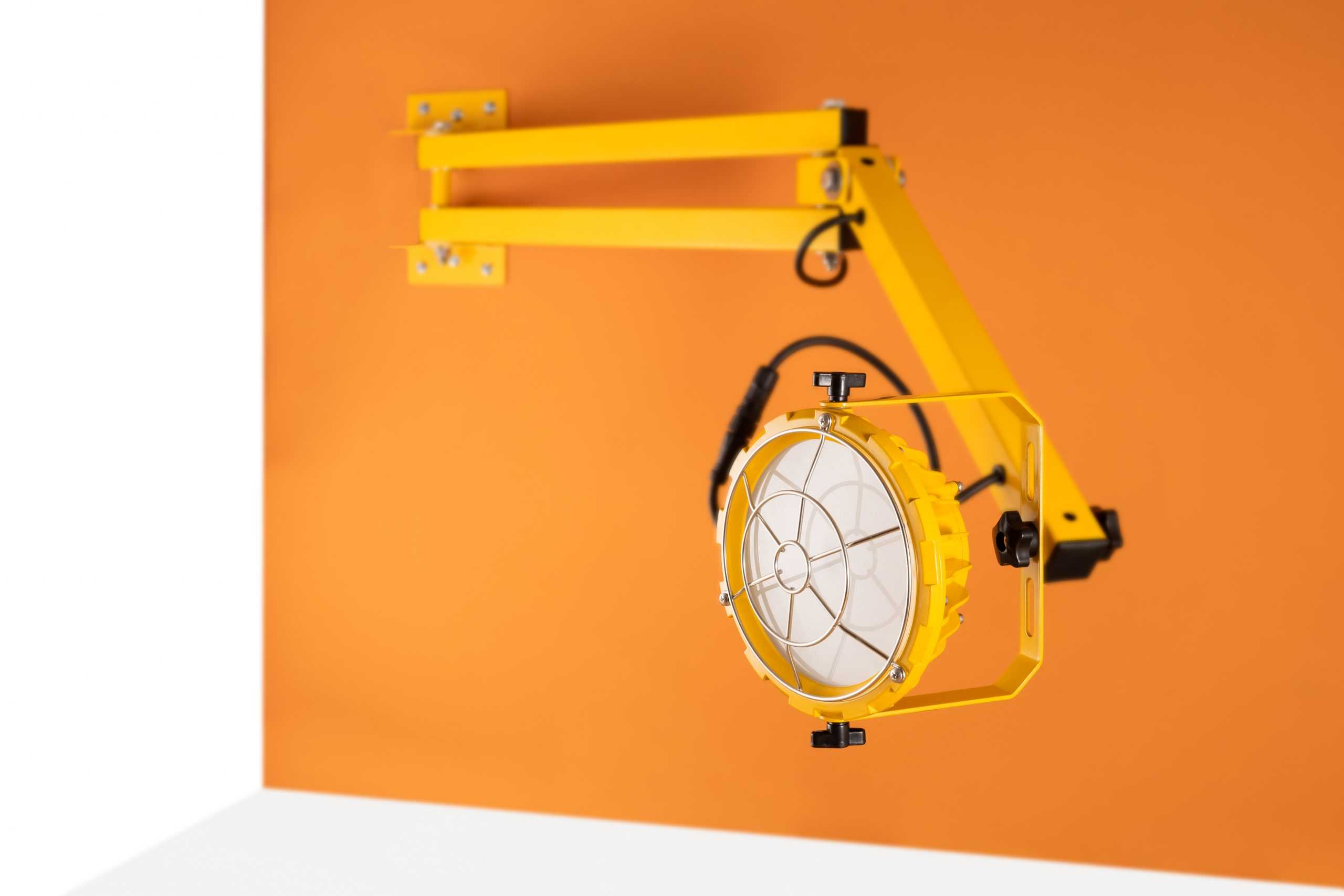 luz LED de doble brazo para muelles de carga luz LED de doble brazo para muelles de carga