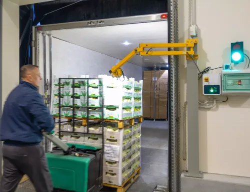 Stagnoli lamps and traffic lights for loading bays: safety and efficiency guaranteed